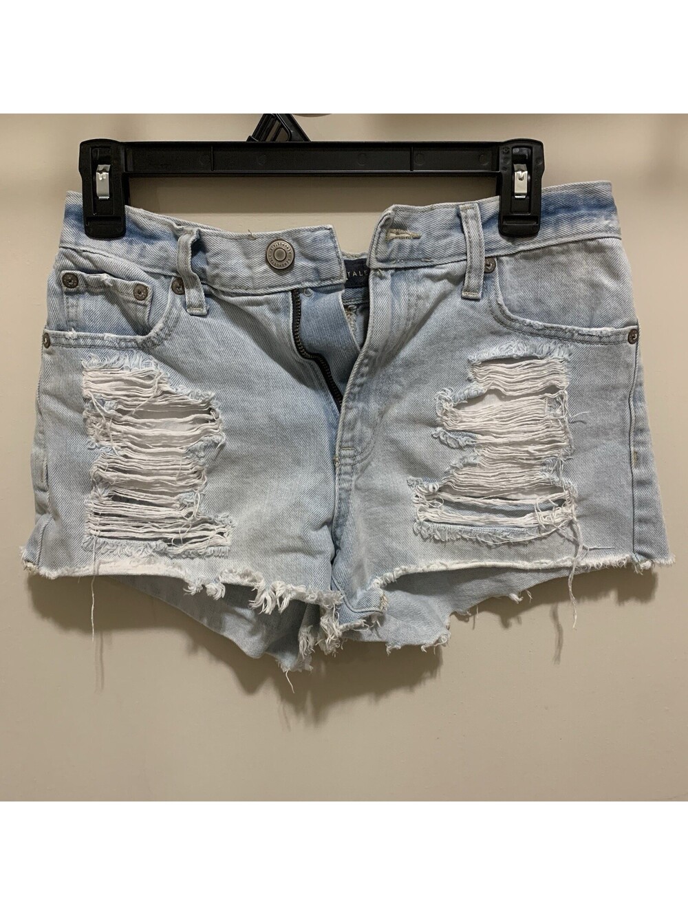 Aeropostale Distressed Ripped Denim Shorts Womens Size 2 Light Wash Cutoff